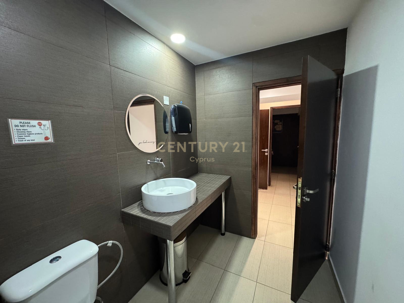 376m2 Bureau à Limassol, Chypre No. 53436