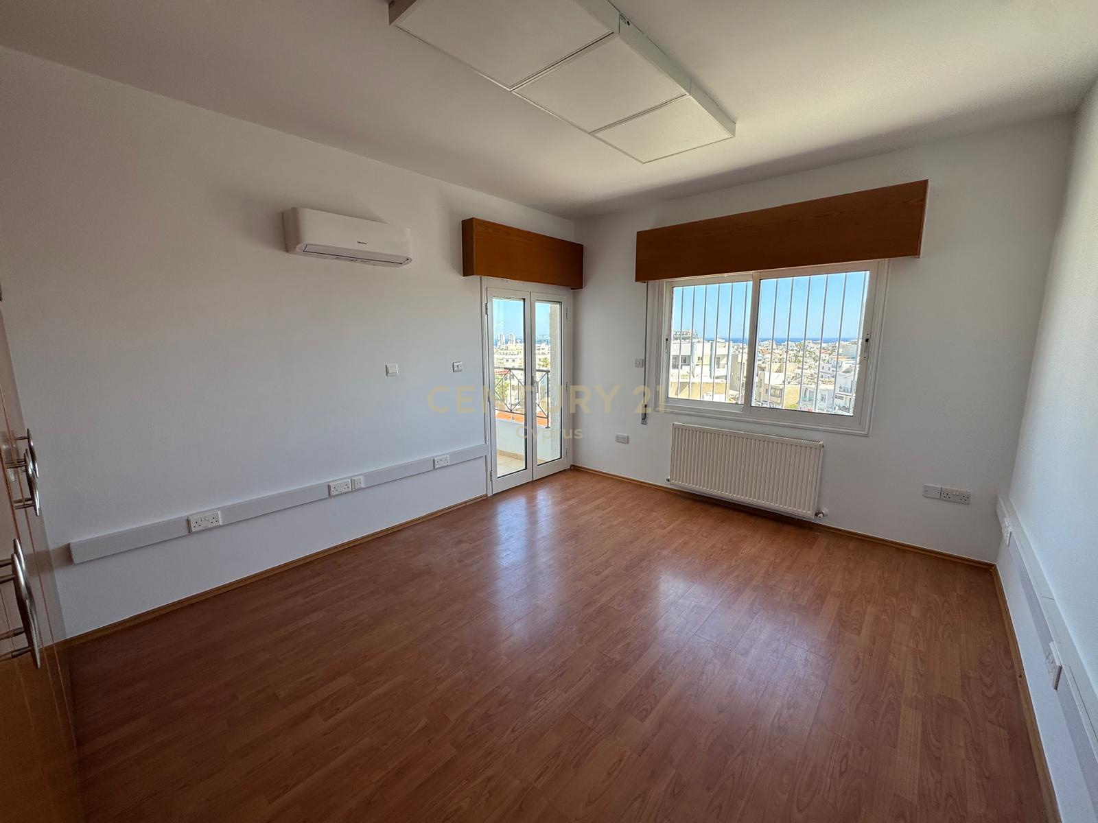 171m2 Bureau à Mesa Geitonia, Limassol, Chypre No. 53435