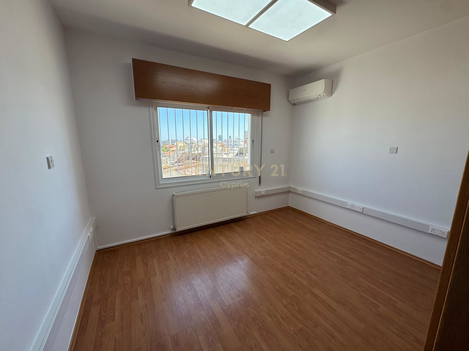 171m2 Bureau à Mesa Geitonia, Limassol, Chypre No. 53435