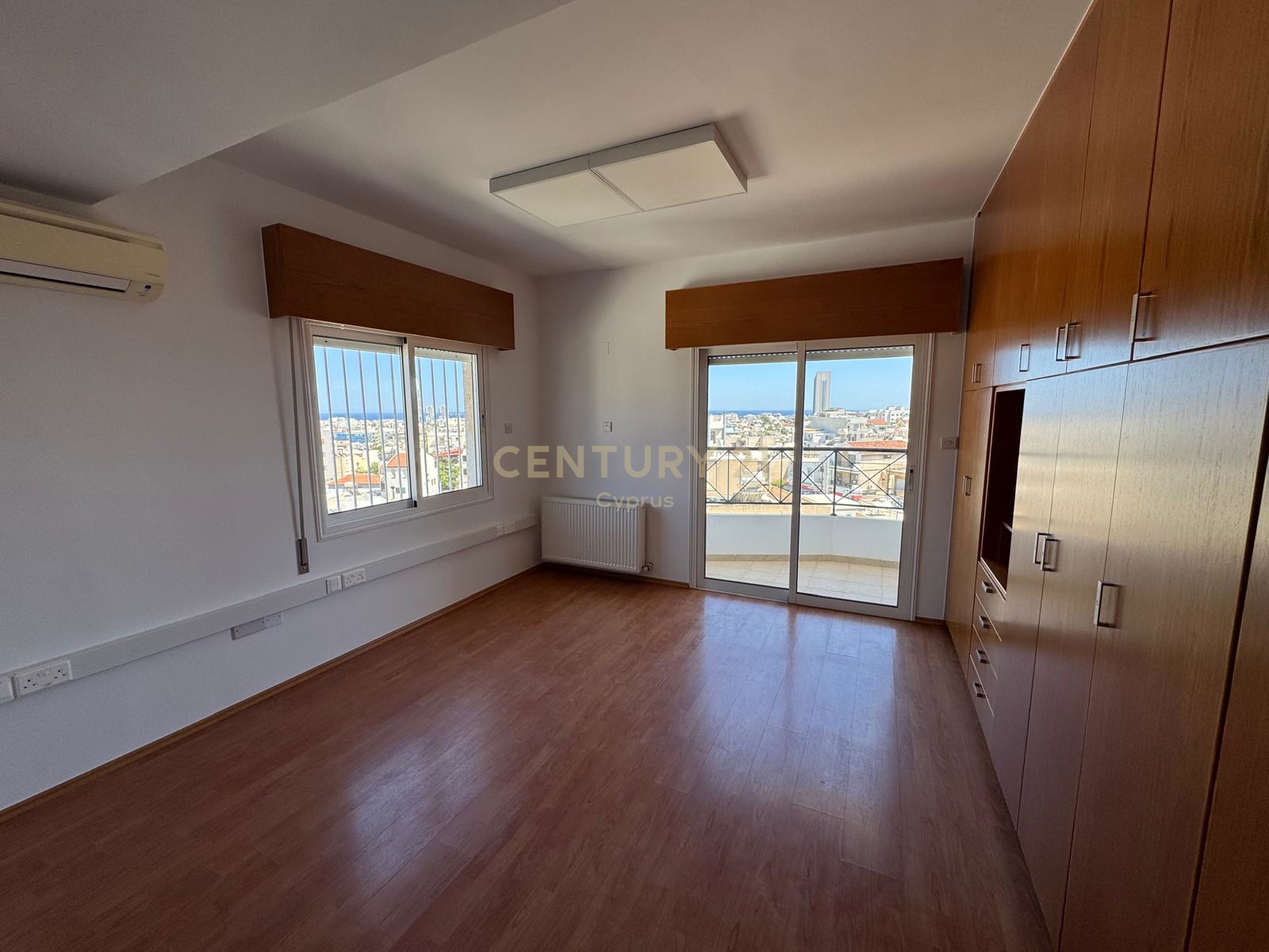 171m2 Bureau à Mesa Geitonia, Limassol, Chypre No. 53435