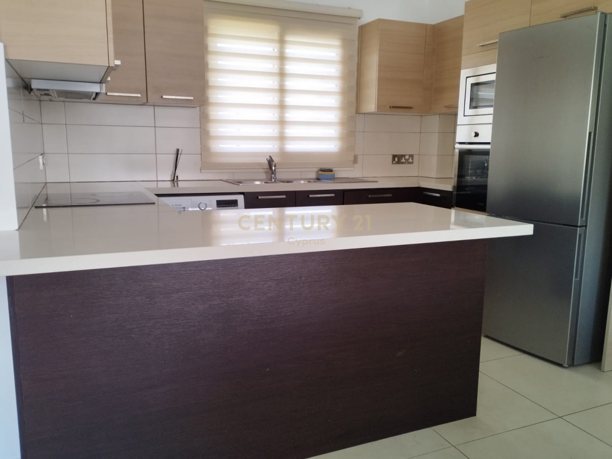 18 chambres Bâtiment à Mesa Geitonia, Limassol, Chypre No. 53438