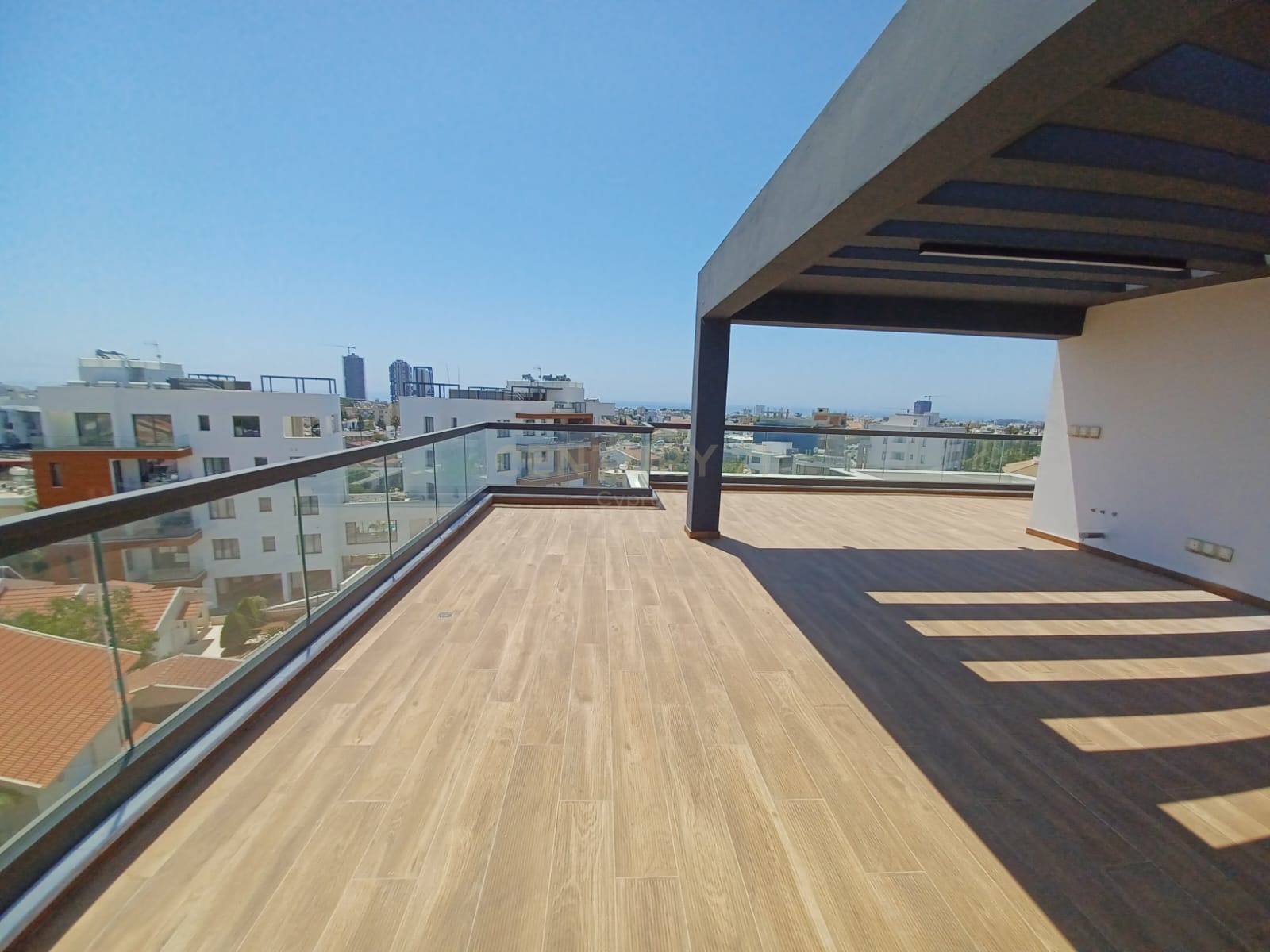 3 bedrooms Penthouse in Germasogeia, Limassol, Cyprus No. 33574