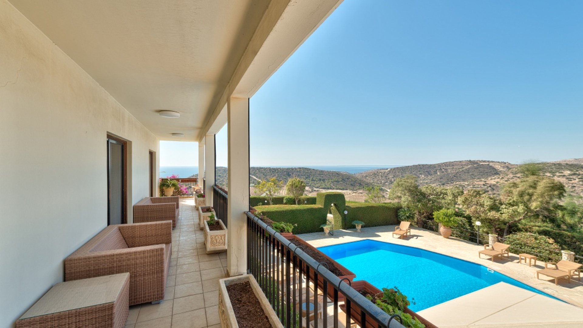 5 bedrooms Villa in Limassol, Cyprus No. 25651