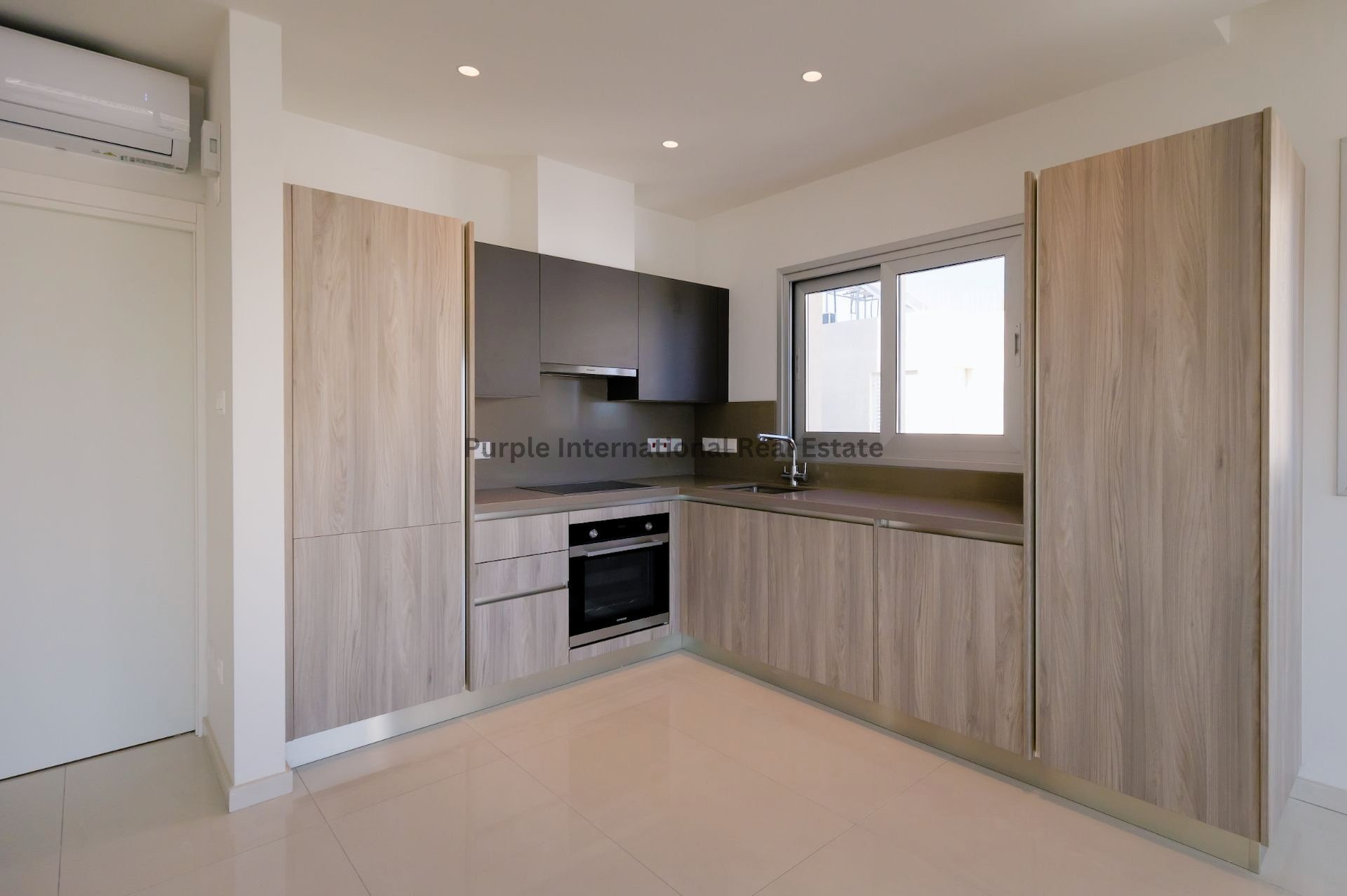 2 bedrooms Apartment in Germasogeia, Limassol, Cyprus No. 35370