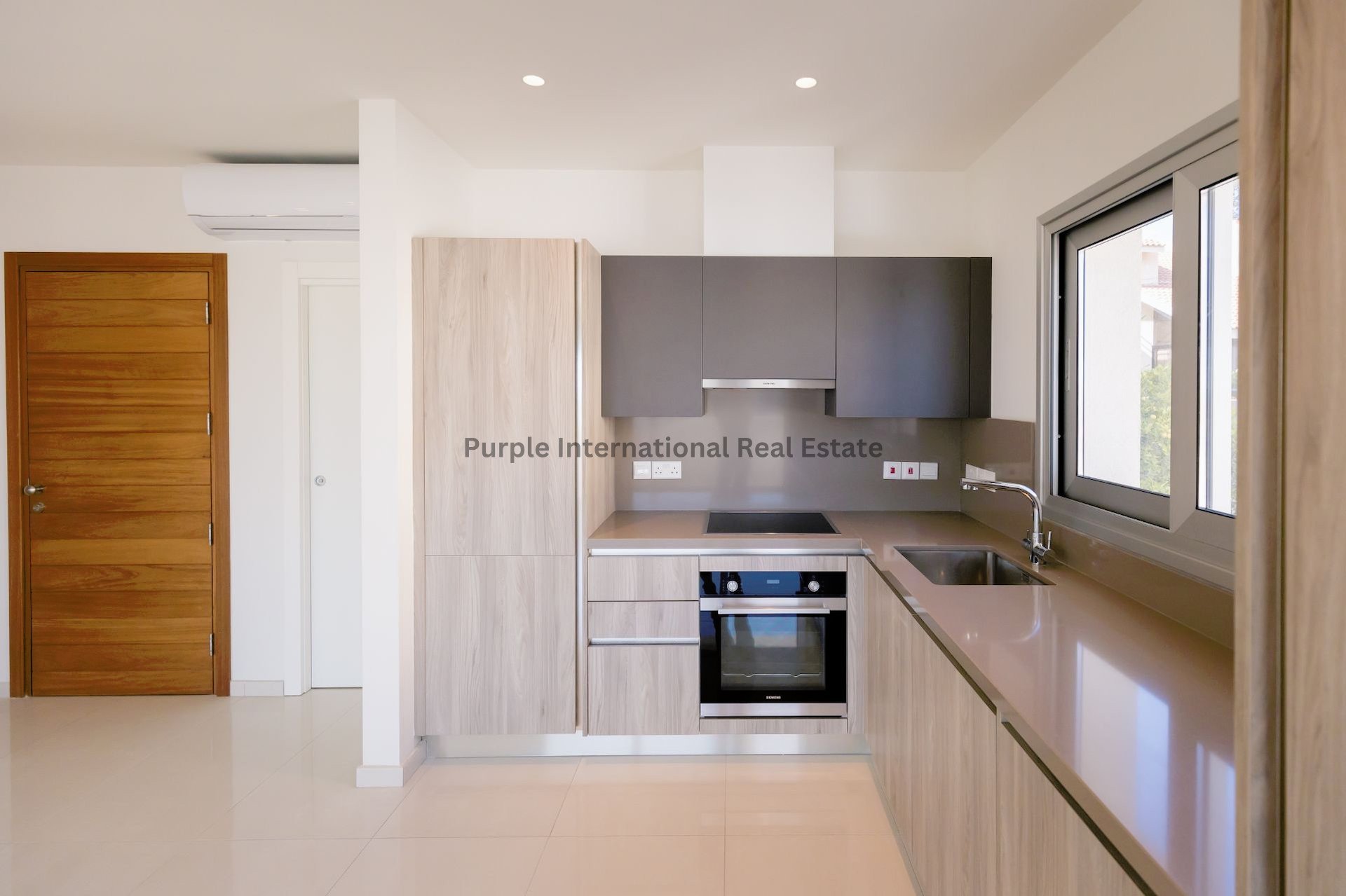 2 bedrooms Apartment in Germasogeia, Limassol, Cyprus No. 35370
