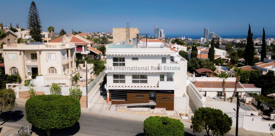 2 bedrooms Apartment in Germasogeia, Limassol,  No. 35371