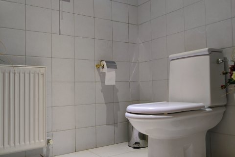 5 bedrooms Villa in Larnaka,  No. 40175 18