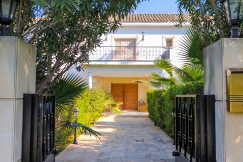 5 bedrooms Villa in Larnaka,  No. 40175 2