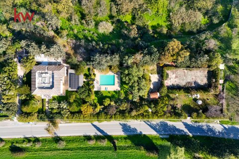 5 bedrooms Villa in Larnaka,  No. 40175 6