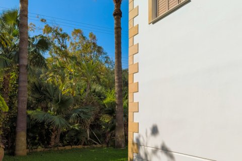 5 bedrooms Villa in Larnaka,  No. 40175 8