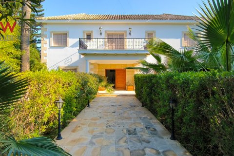 5 bedrooms Villa in Larnaka,  No. 40175 3