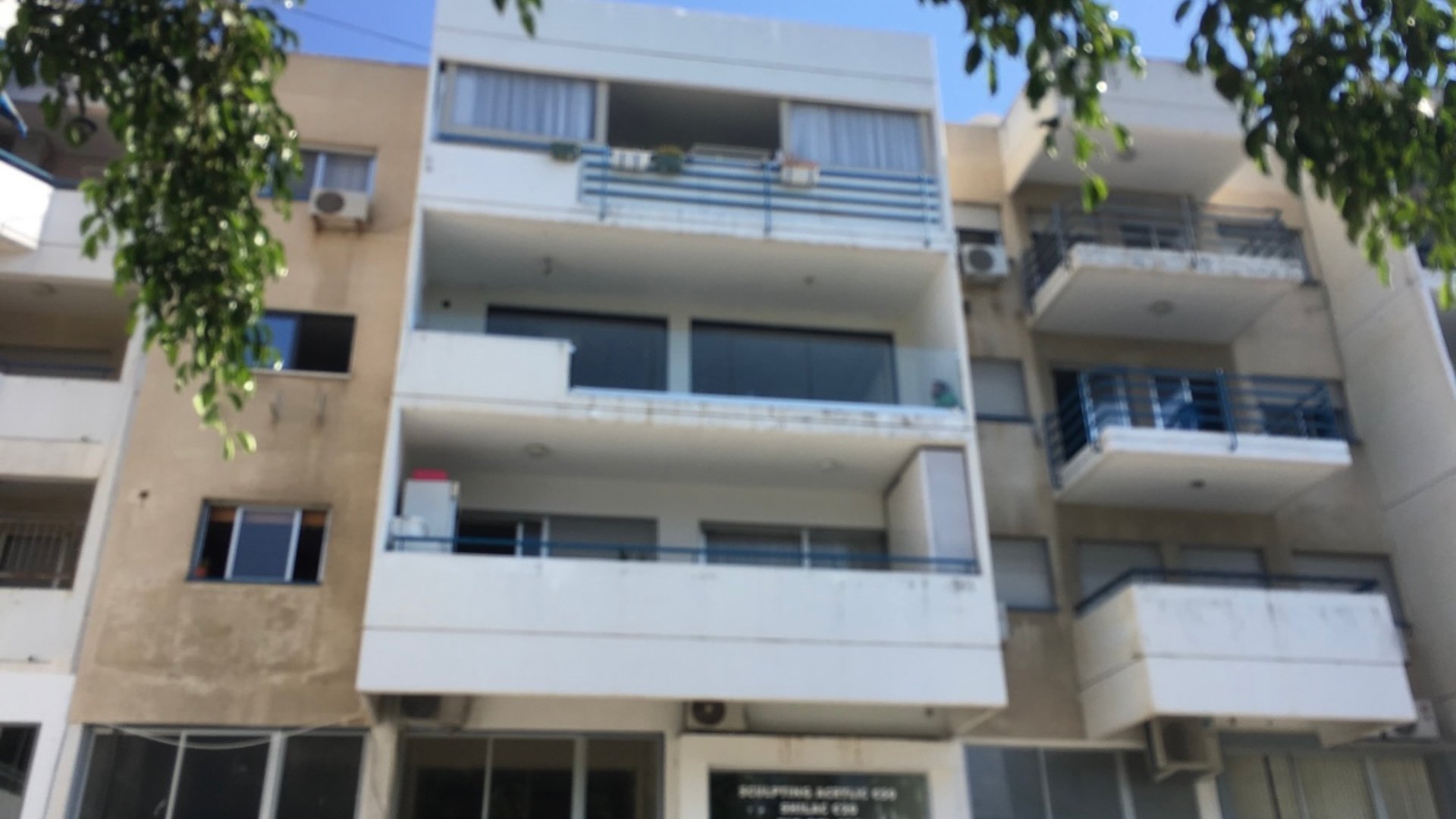 3 bedrooms Apartment in Limassol, Cyprus No. 26142