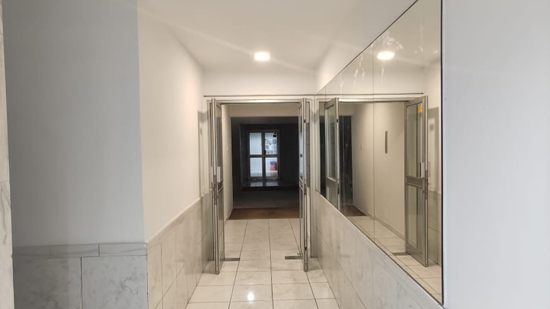 3 bedrooms Apartment in Limassol, Cyprus No. 26142
