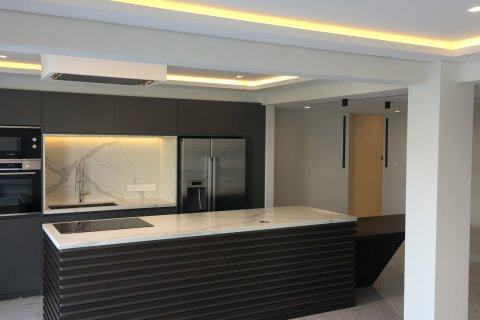 3 bedrooms Apartment in Limassol, Cyprus No. 26142