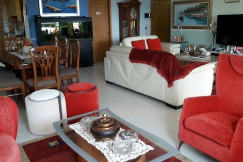 4 bedrooms Apartment in Limassol, Cyprus No. 26140