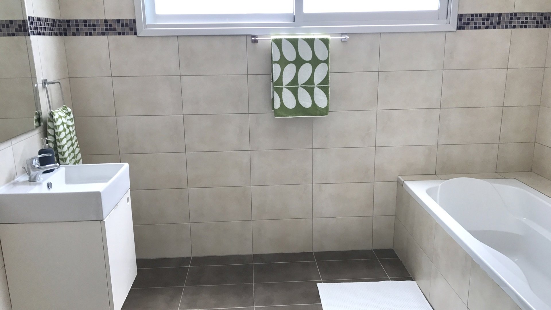 4 bedrooms Apartment in Neapolis, Limassol, Cyprus No. 26143