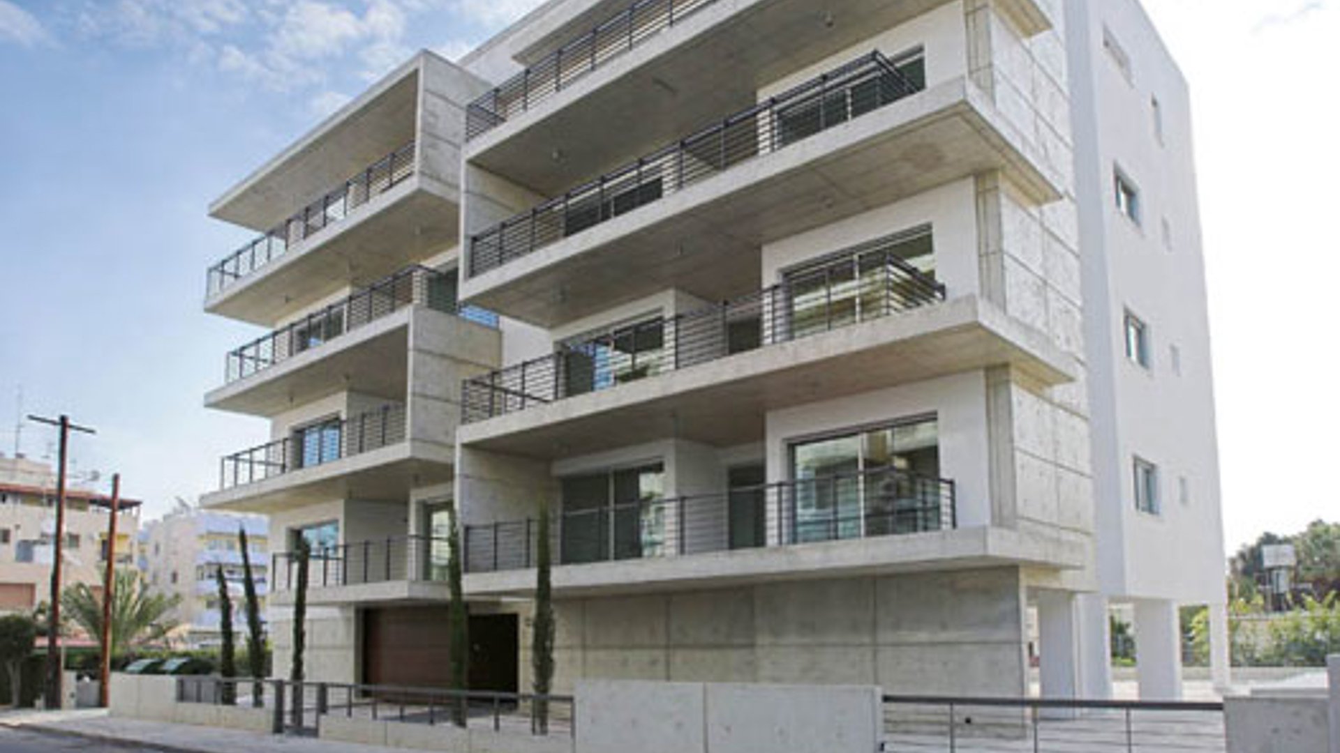 4 bedrooms Apartment in Neapolis, Limassol, Cyprus No. 26143