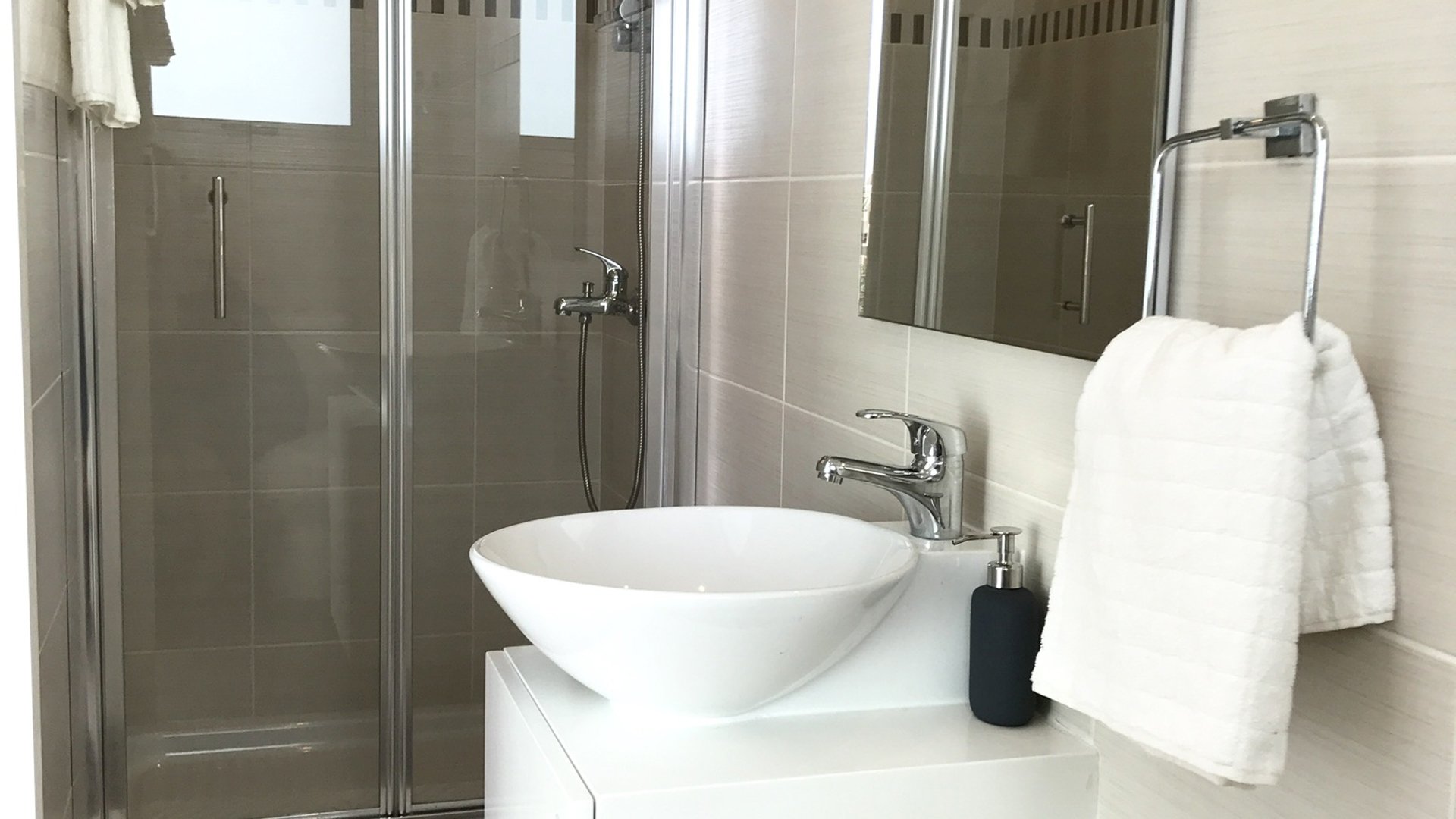 4 bedrooms Apartment in Neapolis, Limassol, Cyprus No. 26143