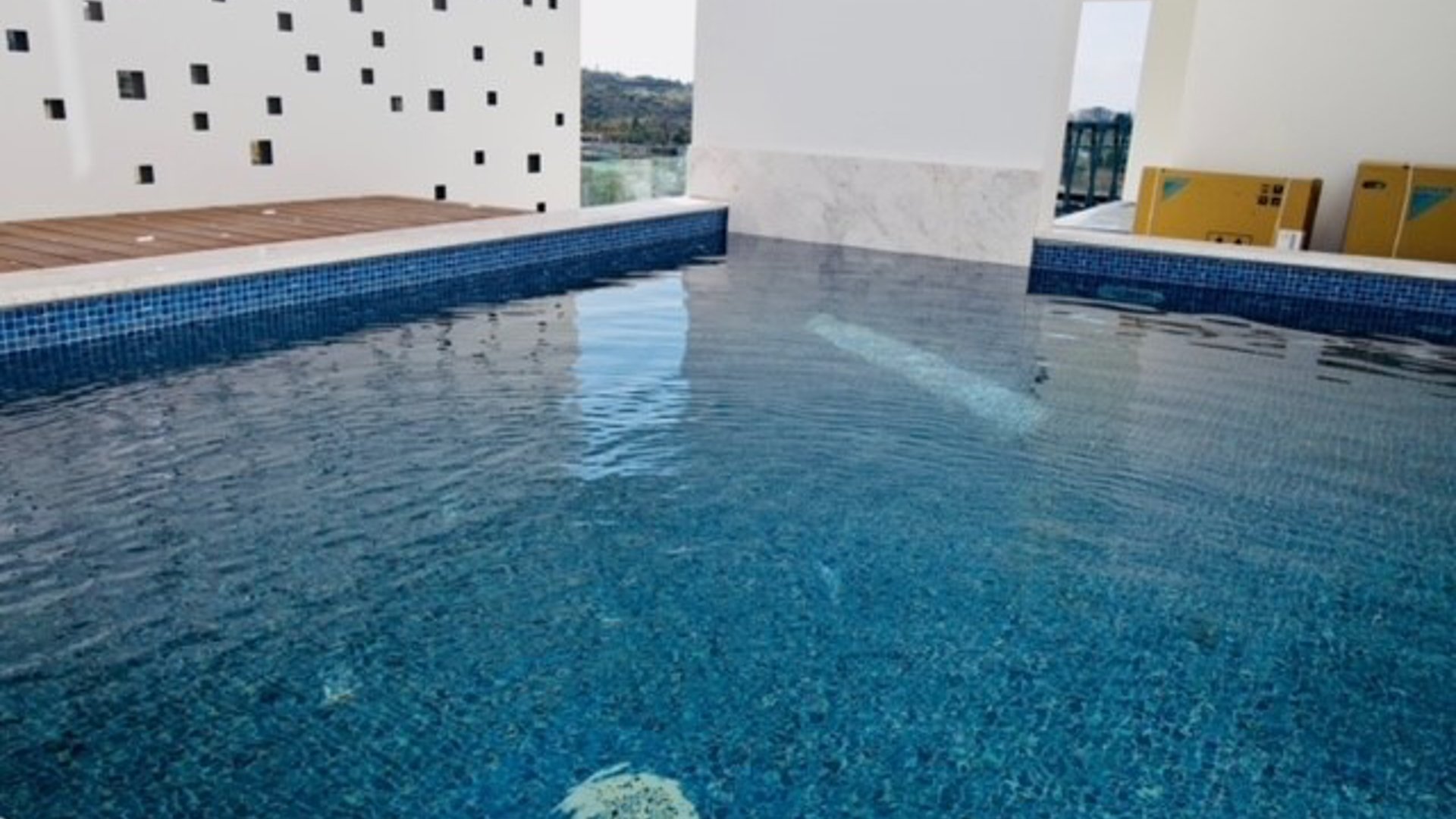 3 bedrooms Penthouse in Germasogeia, Limassol, Cyprus No. 26137