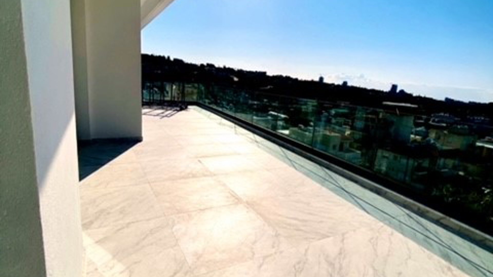 3 bedrooms Penthouse in Germasogeia, Limassol, Cyprus No. 26137