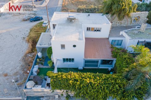 7 bedrooms Townhouse in Larnaka,  No. 40682 27