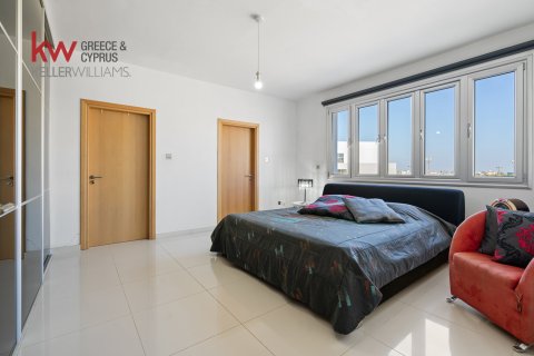 7 bedrooms Townhouse in Larnaka,  No. 40682 10