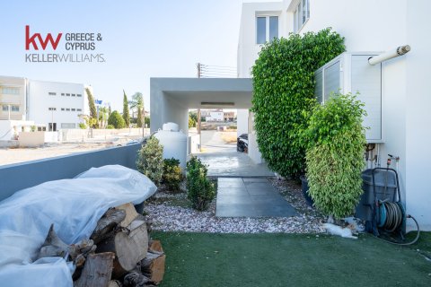 7 bedrooms Townhouse in Larnaka,  No. 40682 30