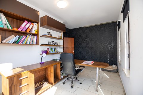 6 bedrooms Villa in Deryneia, Ammochostos,  No. 36457 18