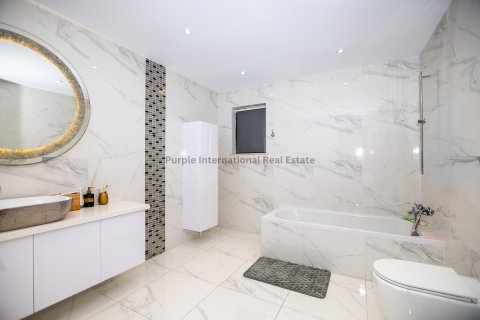 6 bedrooms Villa in Deryneia, Ammochostos,  No. 36457 24