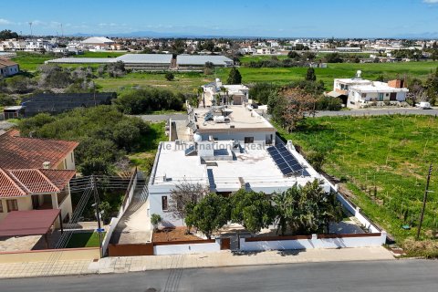 6 chambres Villa à Deryneia, Ammochostos,  No. 36457