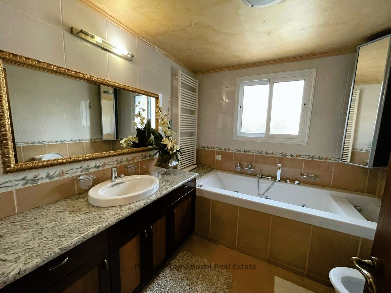 4 bedrooms Villa in Germasogeia, Limassol, Cyprus No. 36453