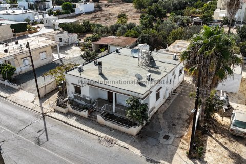 Бунгало с 4 спальнями в Паралимни, Аммохостос,  № 51202