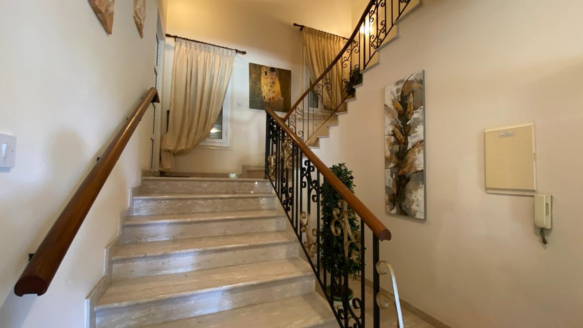 5 bedrooms Villa in Agios Tychonas, Limassol, Cyprus No. 30487
