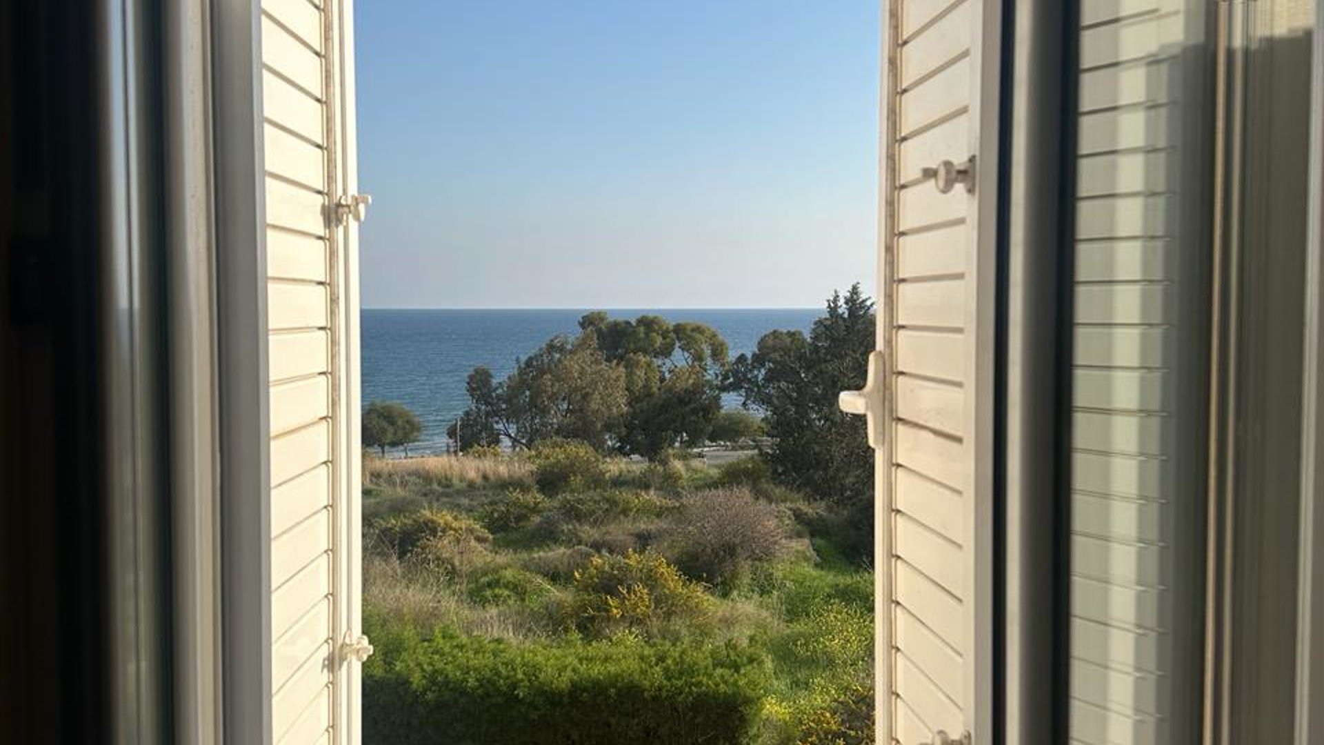 5 bedrooms Villa in Agios Tychonas, Limassol, Cyprus No. 30487