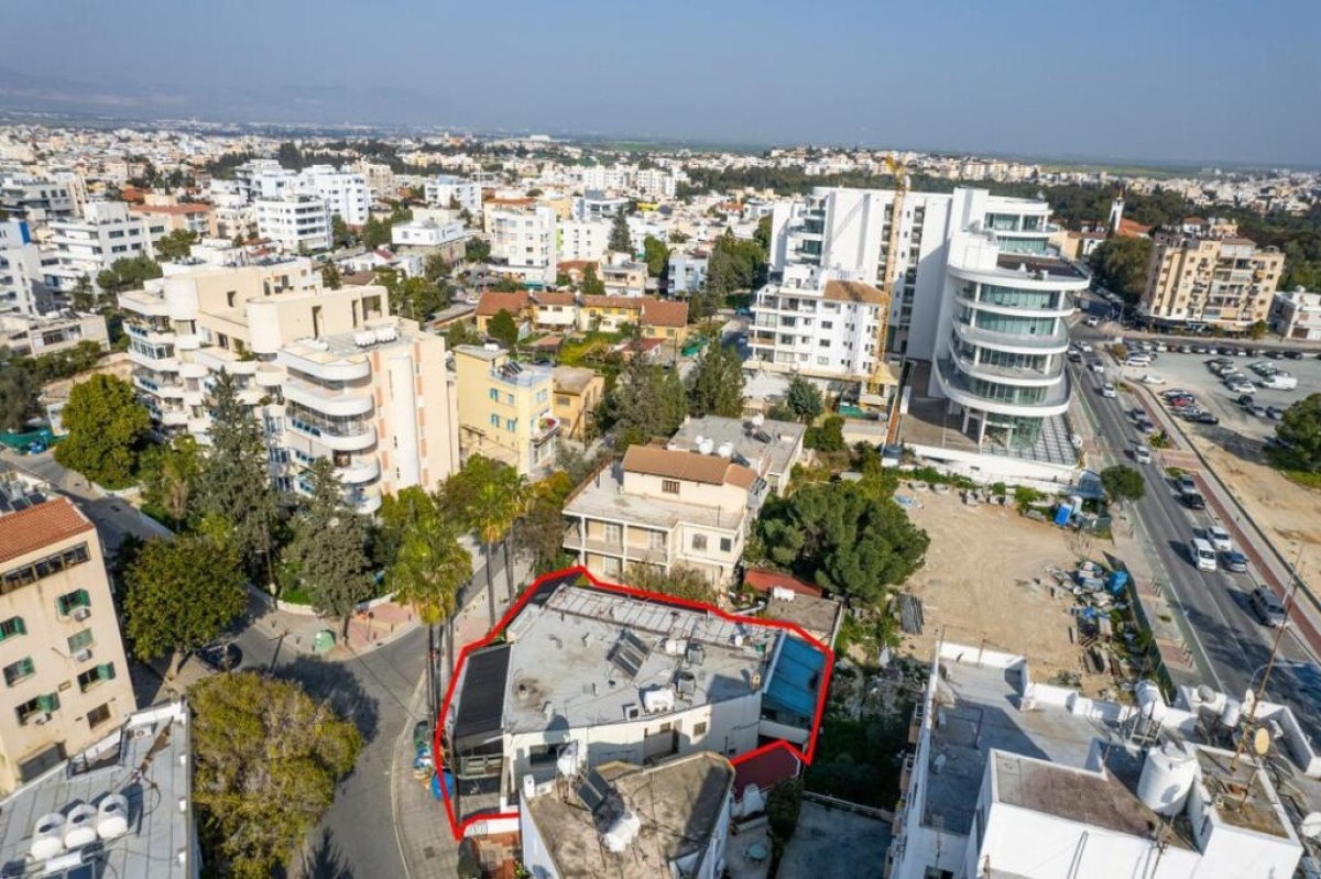 242m2 Local comercial en Nicosia, Chipre No. 37944