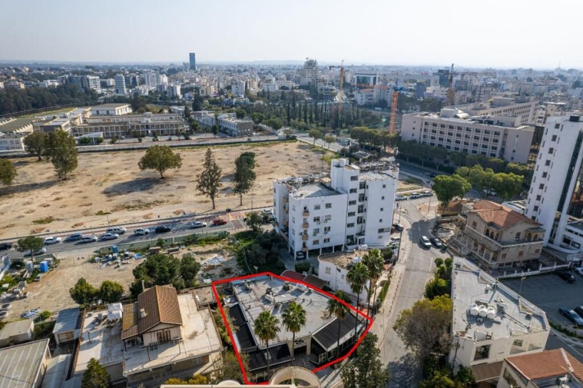 242m2 Local comercial en Nicosia, Chipre No. 37944