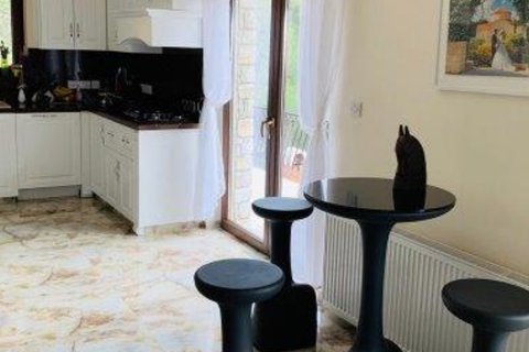 5 bedrooms Apartment in Moniatis, Limassol, Cyprus No. 26036