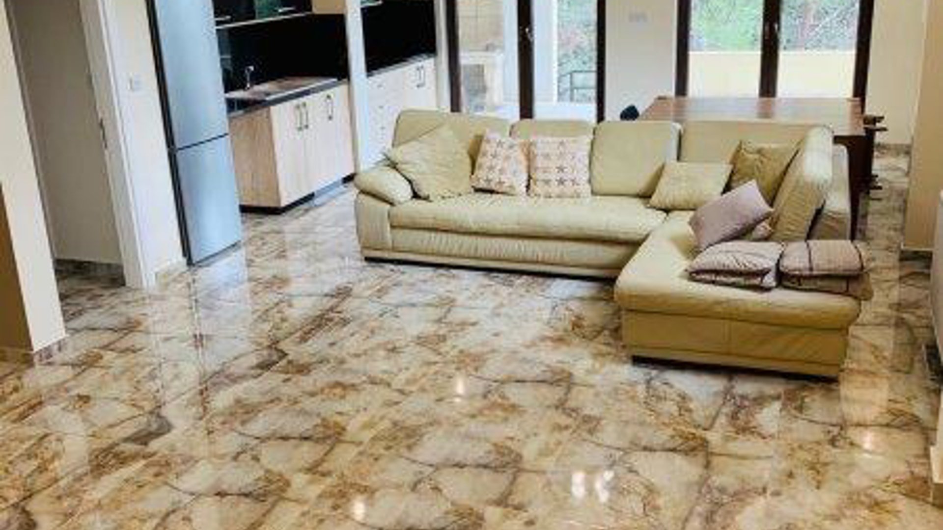 5 bedrooms Apartment in Moniatis, Limassol, Cyprus No. 26036