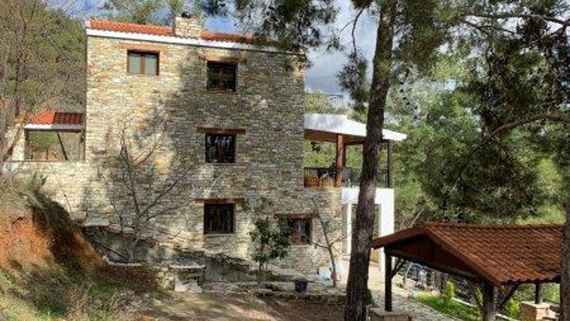 5 bedrooms Apartment in Moniatis, Limassol, Cyprus No. 26036