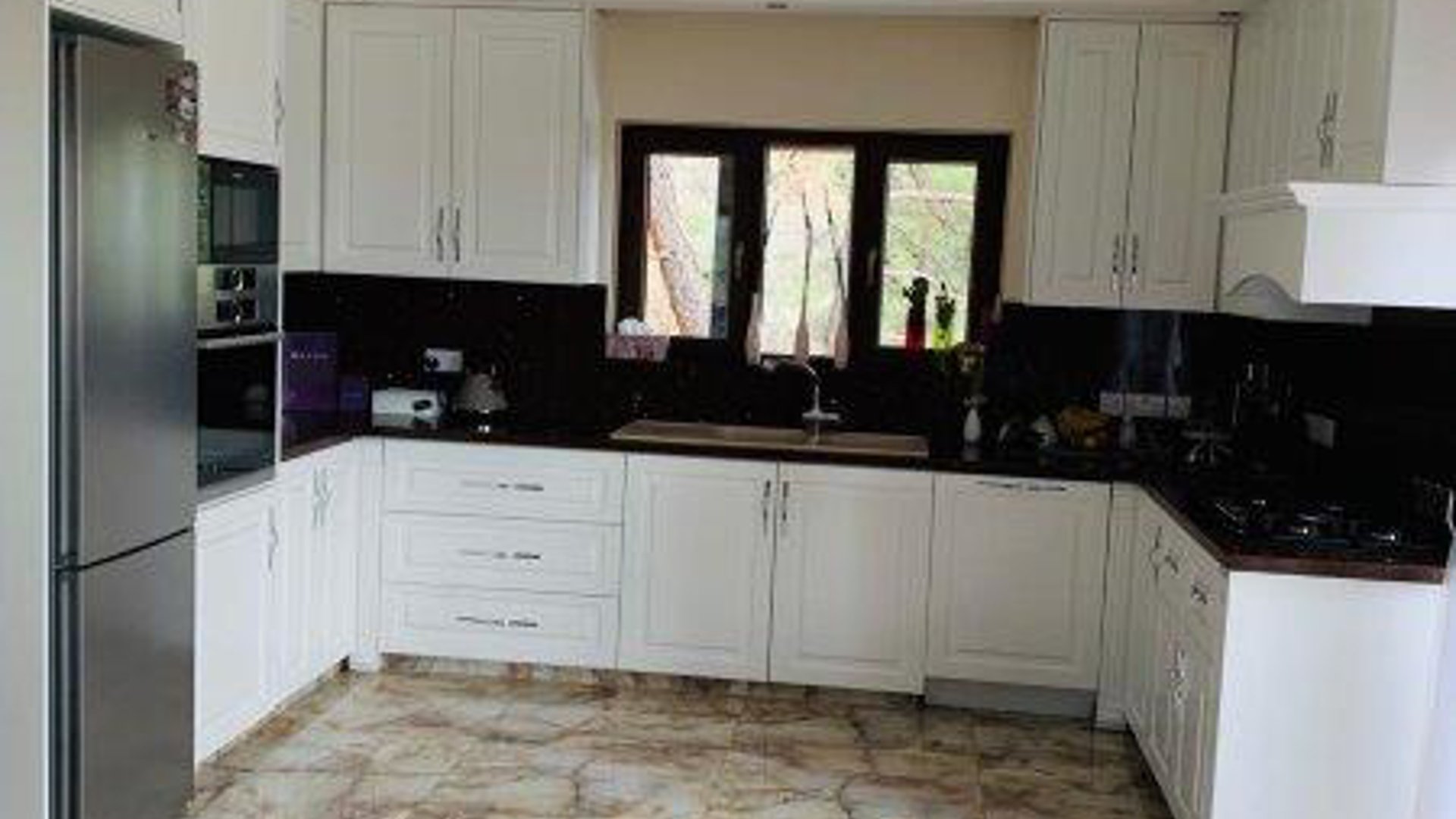 5 bedrooms Apartment in Moniatis, Limassol, Cyprus No. 26036