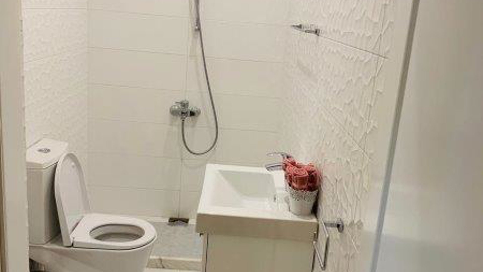 5 bedrooms Apartment in Moniatis, Limassol, Cyprus No. 26036