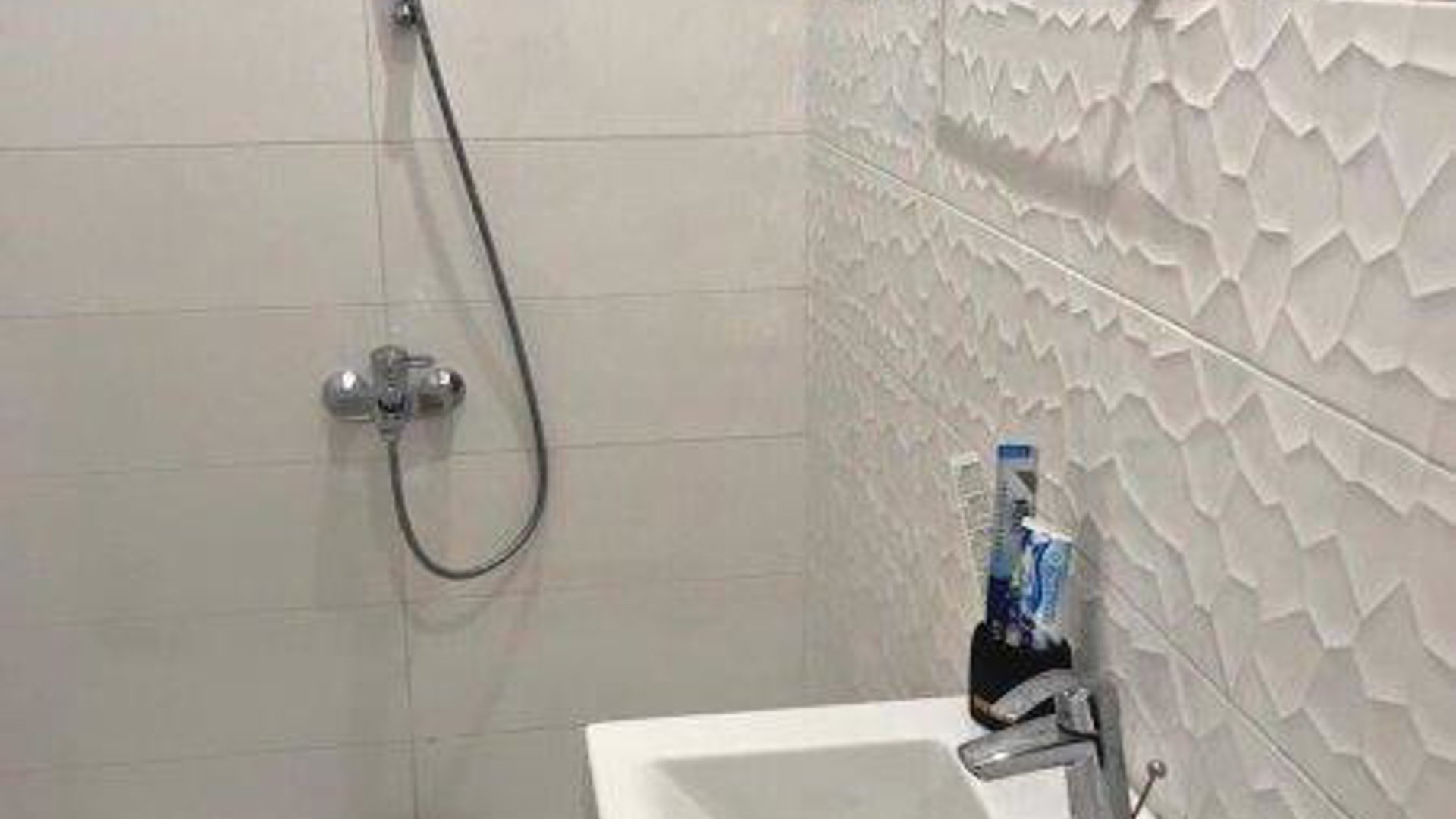 5 bedrooms Apartment in Moniatis, Limassol, Cyprus No. 26036