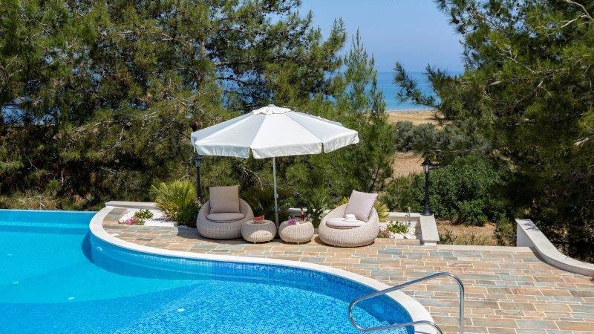 4 bedrooms Villa in Argaka, Paphos, Cyprus No. 26038