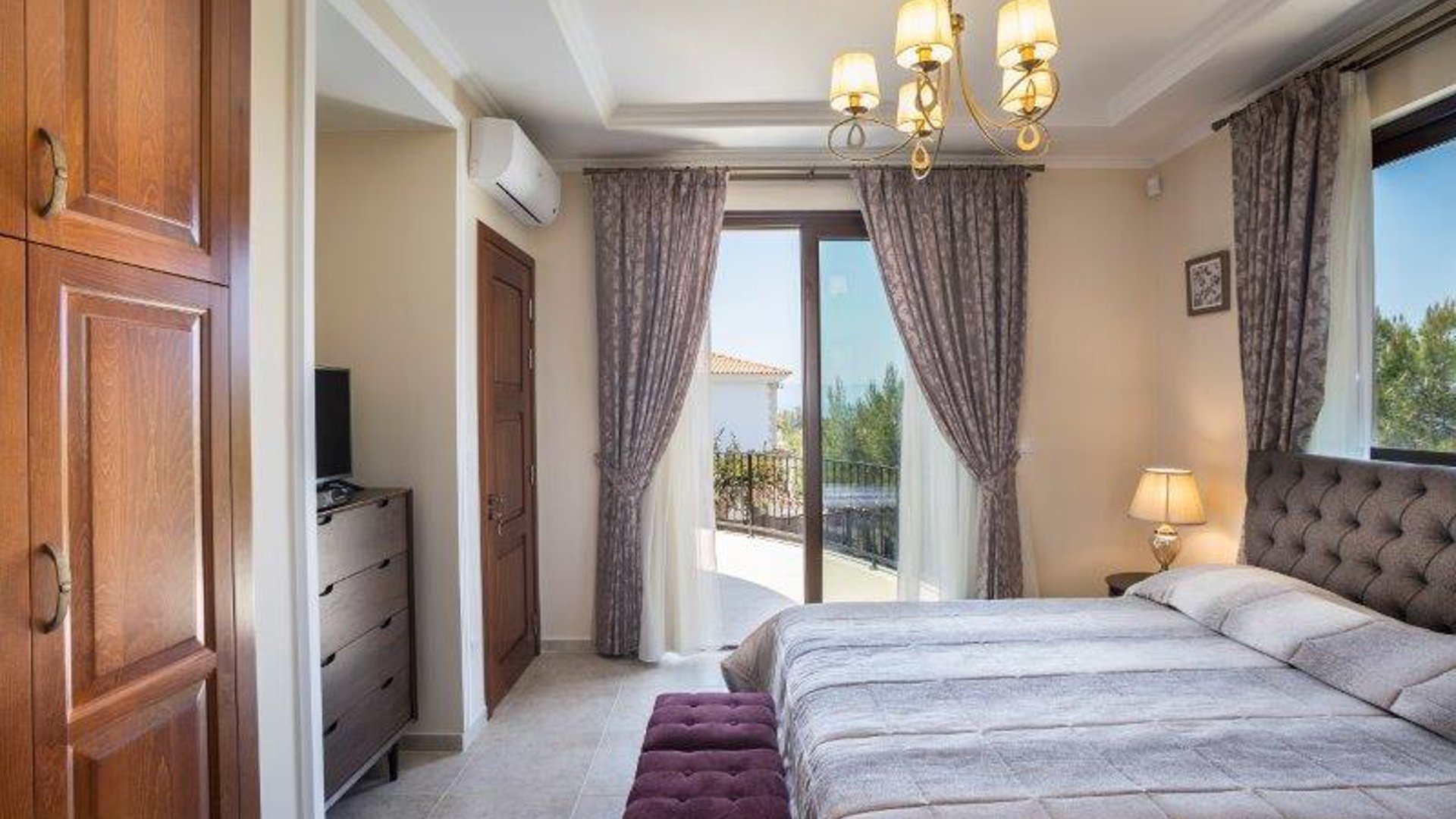 4 bedrooms Villa in Argaka, Paphos, Cyprus No. 26038