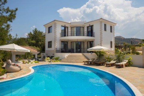 4 bedrooms Villa in Argaka, Paphos, Cyprus No. 26038