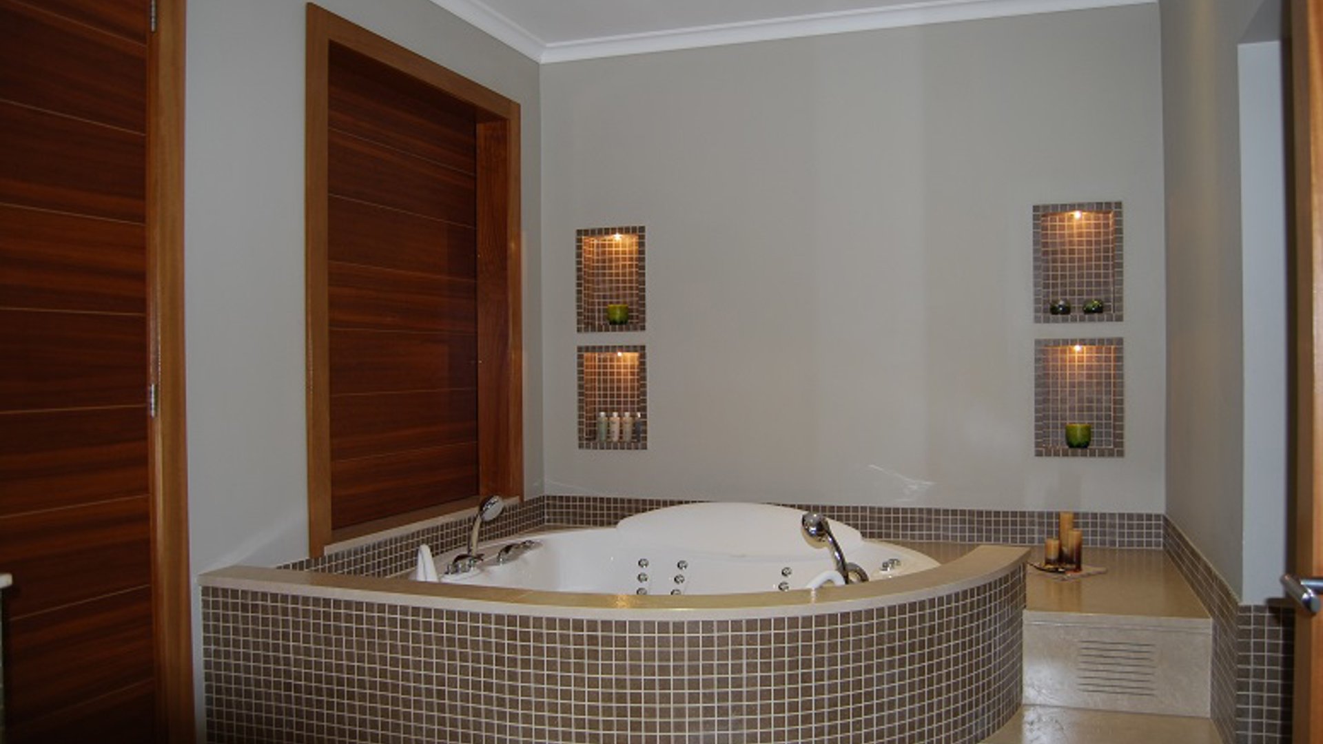 5 bedrooms Villa in Agios Athanasios, Limassol, Cyprus No. 26033