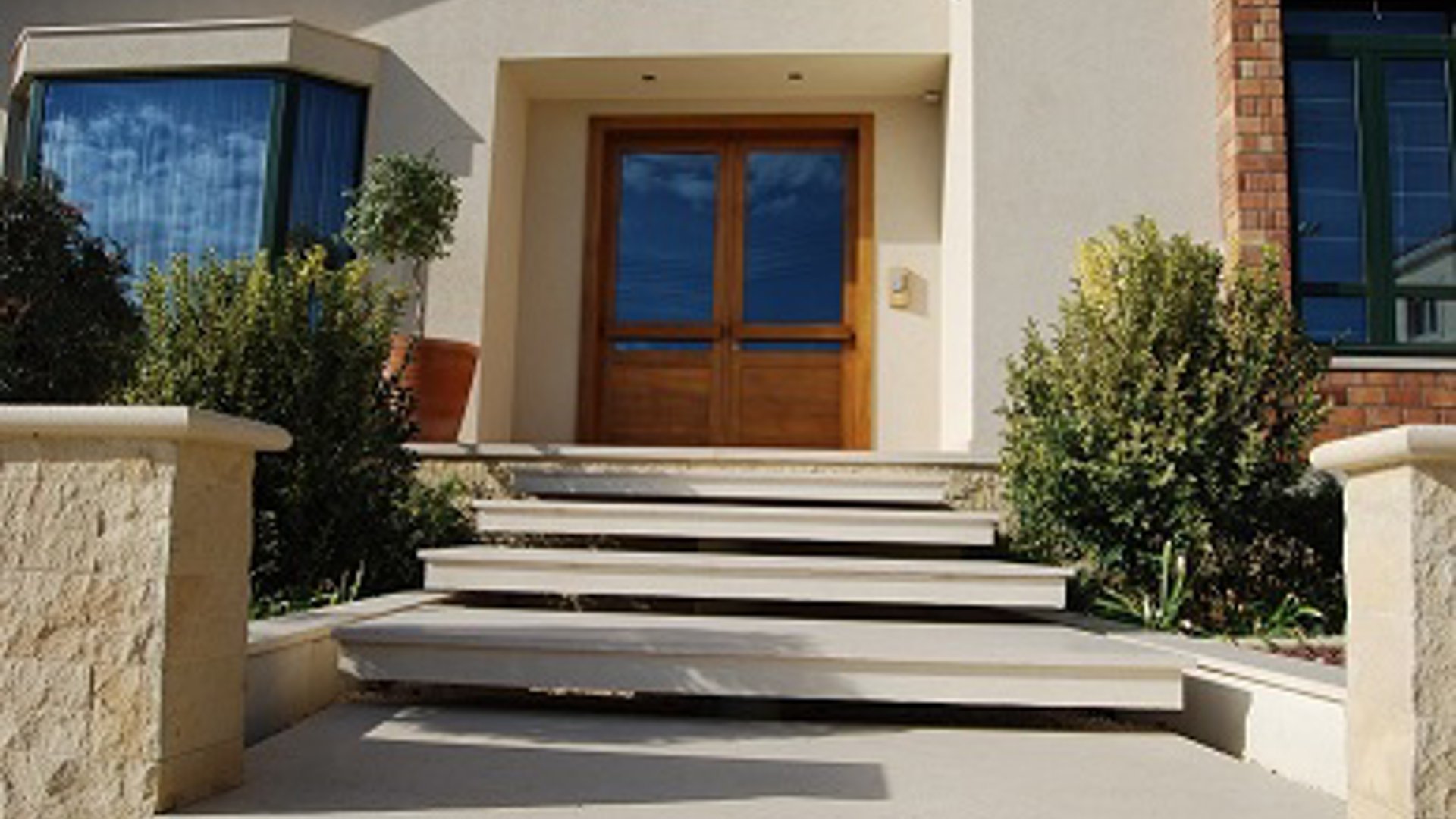 5 bedrooms Villa in Agios Athanasios, Limassol, Cyprus No. 26033