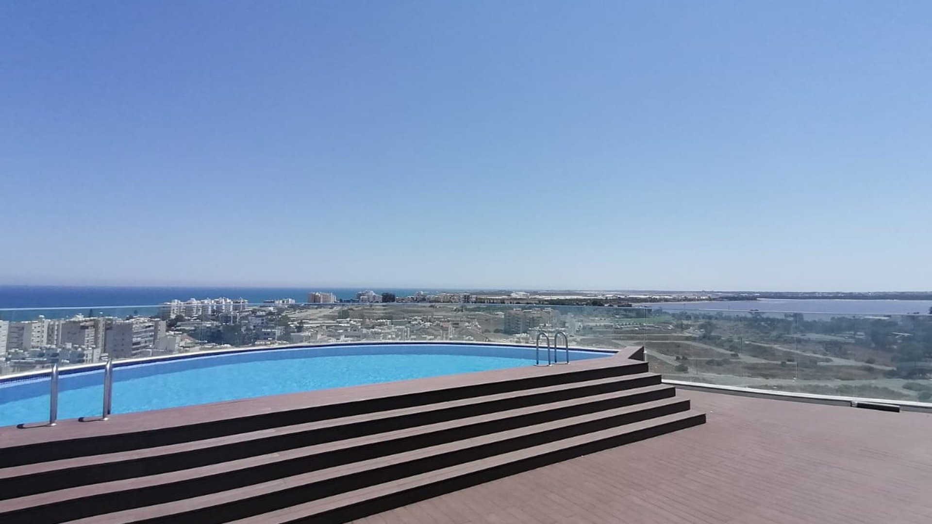2 chambres Appartement à Larnaca, Larnaka, Chypre No. 26034