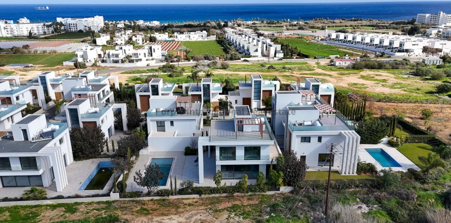 3 bedrooms Villa in Protaras, Ammochostos,  No. 39047