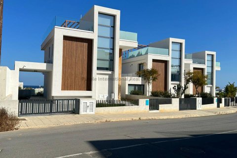 5 bedrooms Villa in Protaras, Ammochostos, No. 39046 2